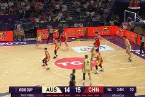 延续上场状态！胡明轩成功切球后投进追身三分打停澳大利亚