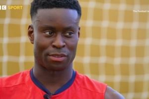 格伊：我的朋友要么在不同国家要么住曼市或利物浦，要联系不容易