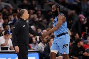 泰伦-卢：上赛季过度使用哈登是不得已的 那是为在小卡缺阵时赢球